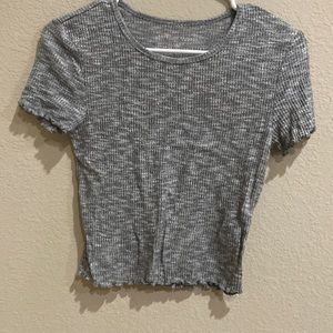 american eagle size xs gray crop top